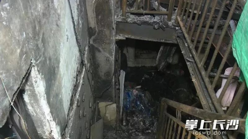 戶主違規(guī)搭建的閣樓樓梯無(wú)法作為消防樓梯使用